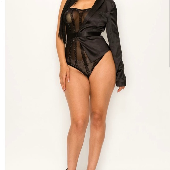 Half Suit Sleeve Studded Bodysuit - Picture 2 of 4